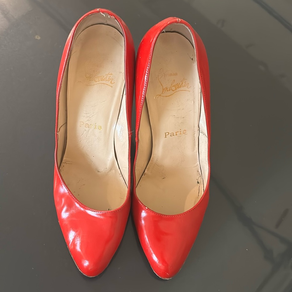 Patent leather louboutin